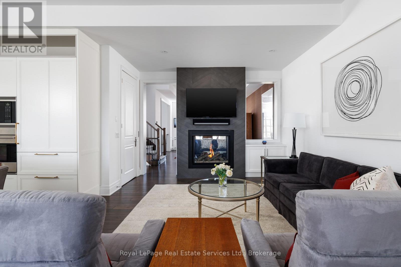 214 Dorval Drive, Oakville, Ontario  L6K 0H3 - Photo 4 - W12994290