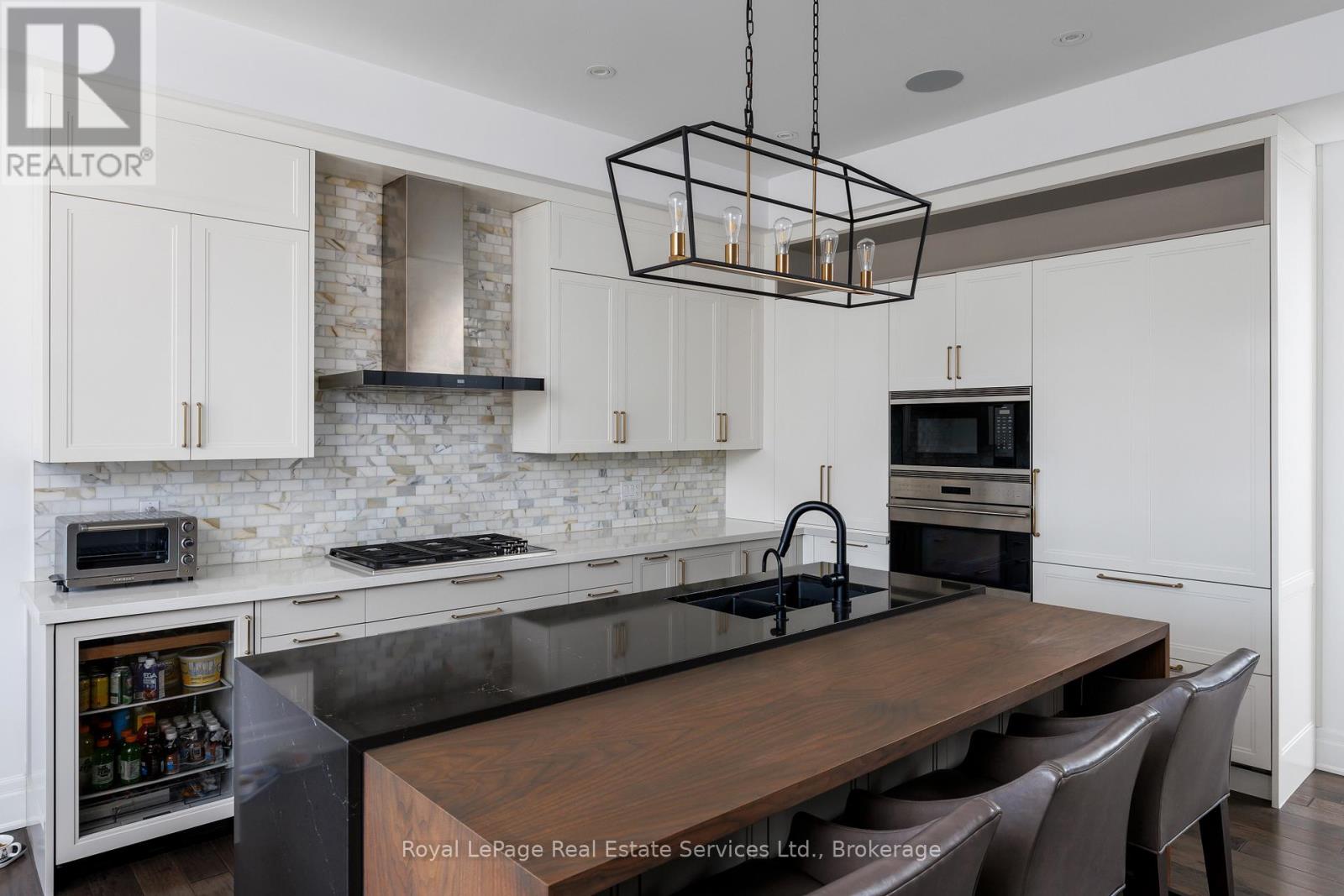 214 Dorval Drive, Oakville, Ontario  L6K 0H3 - Photo 9 - W12994290