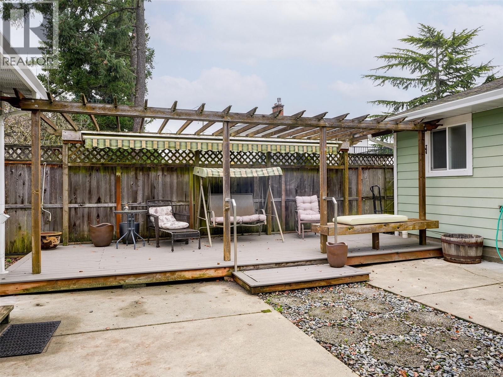 2087 James White Blvd, Sidney, British Columbia  V8L 4G5 - Photo 24 - 1032052