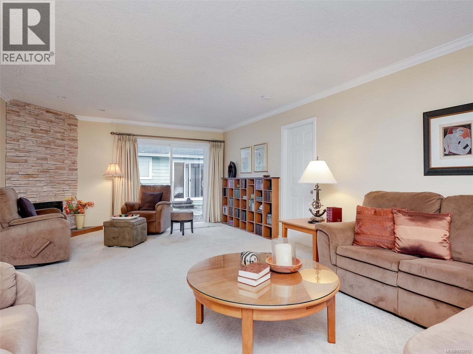 2087 James White Blvd, Sidney, British Columbia  V8L 4G5 - Photo 8 - 1032052