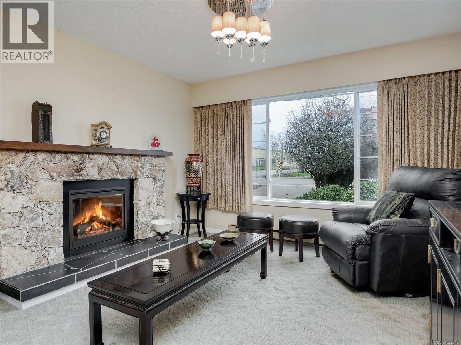 9907 Galaran Rd, Sidney, British Columbia  V8L 4G5 - Photo 7 - 1032048