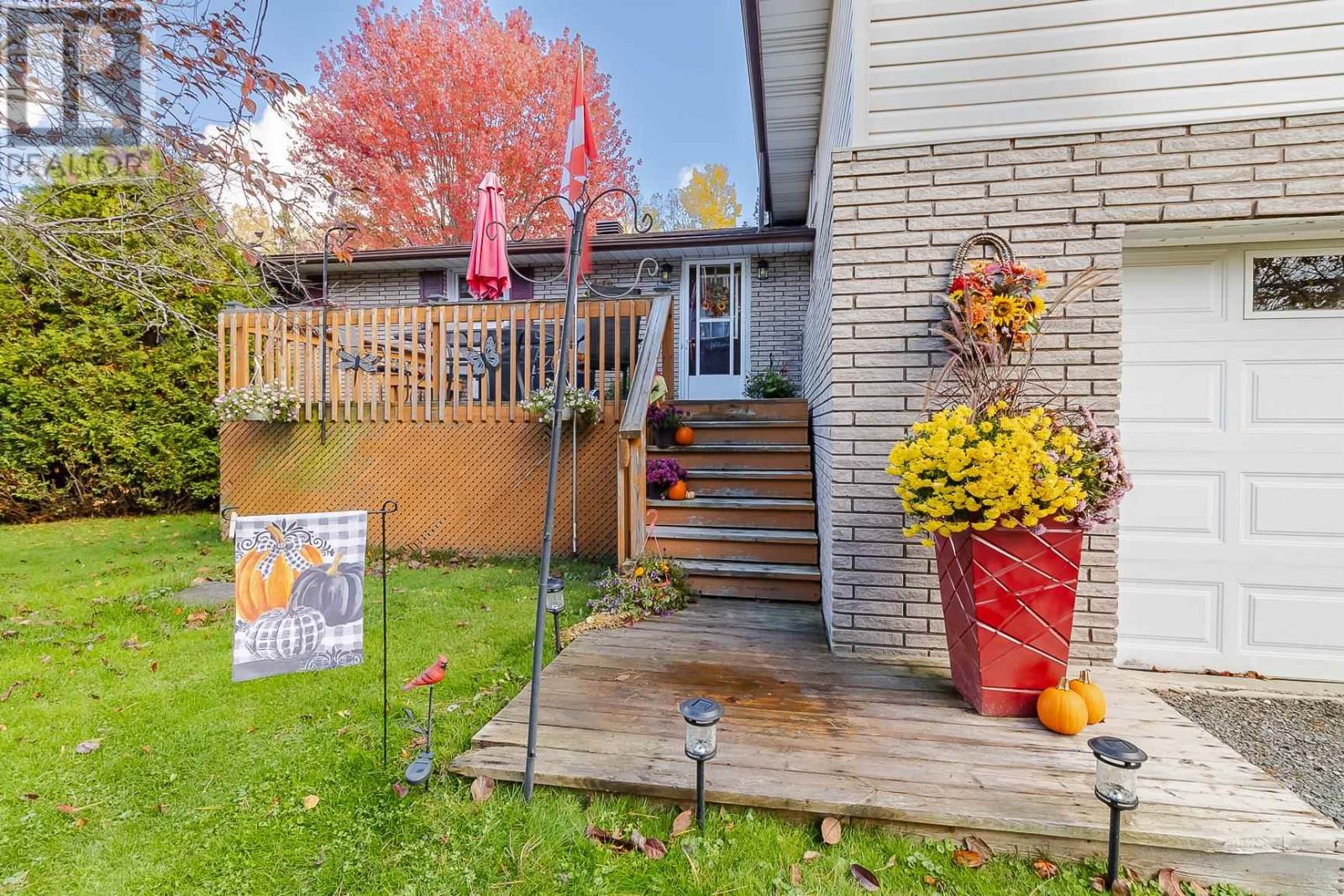 690 Walls Side Rd, Sault Ste. Marie, Ontario  P6A 6K4 - Photo 7 - SM260680