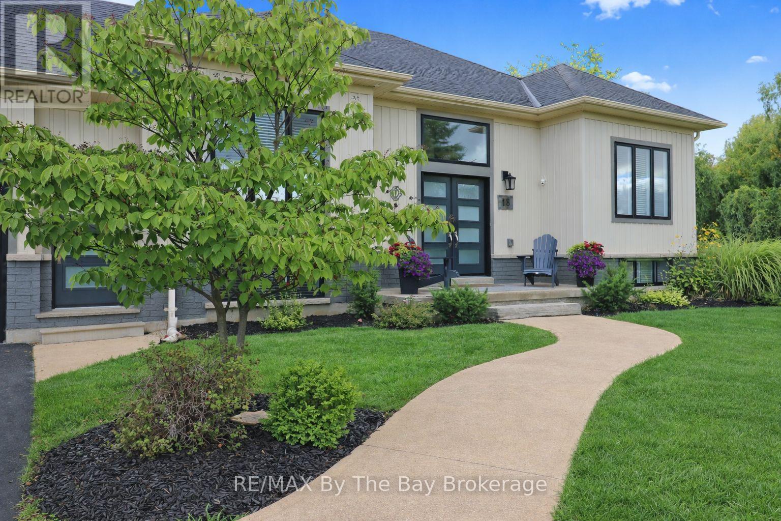 18 Maple Drive, Clearview, Ontario  L9Z 0A7 - Photo 10 - S12994264