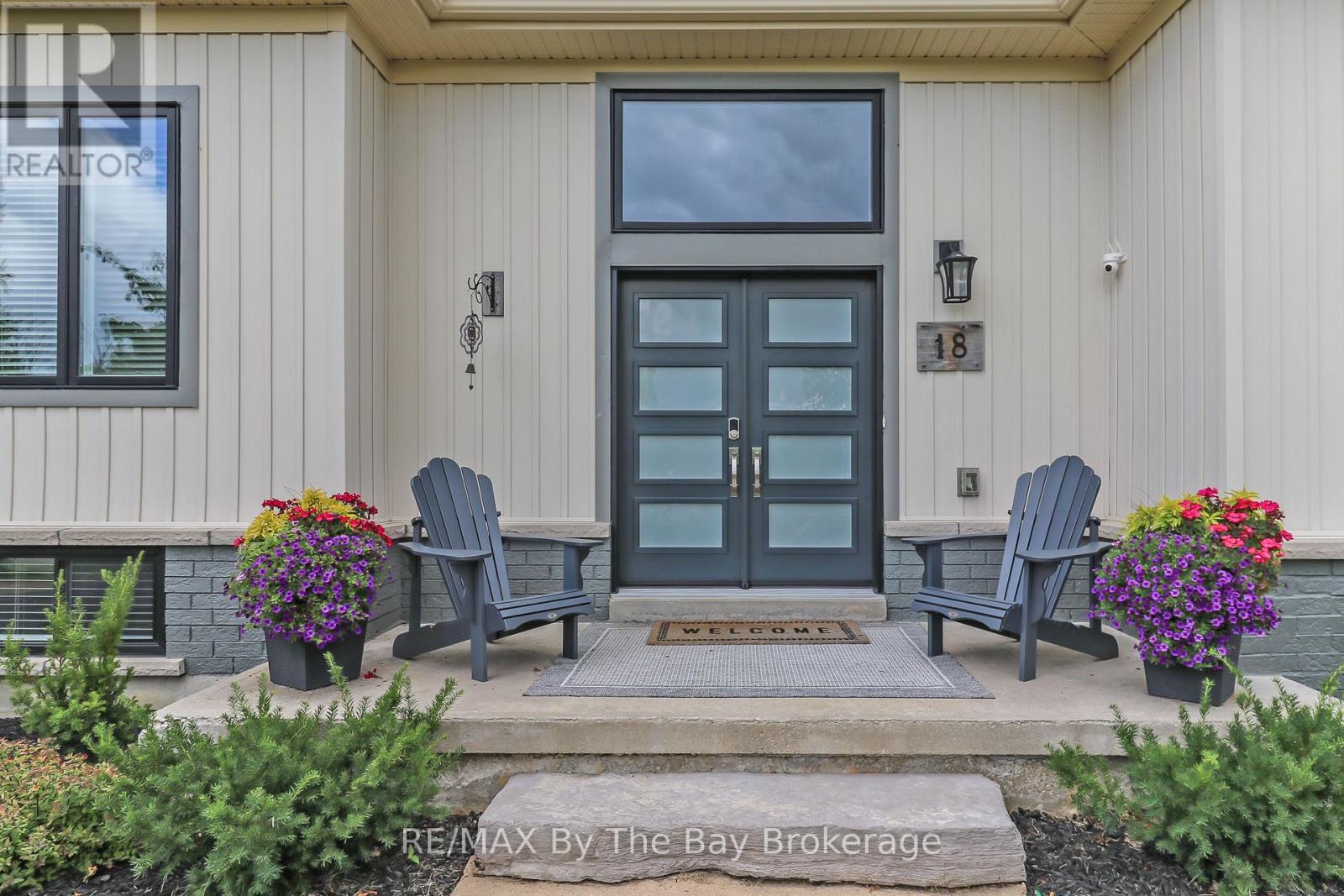 18 Maple Drive, Clearview, Ontario  L9Z 0A7 - Photo 12 - S12994264