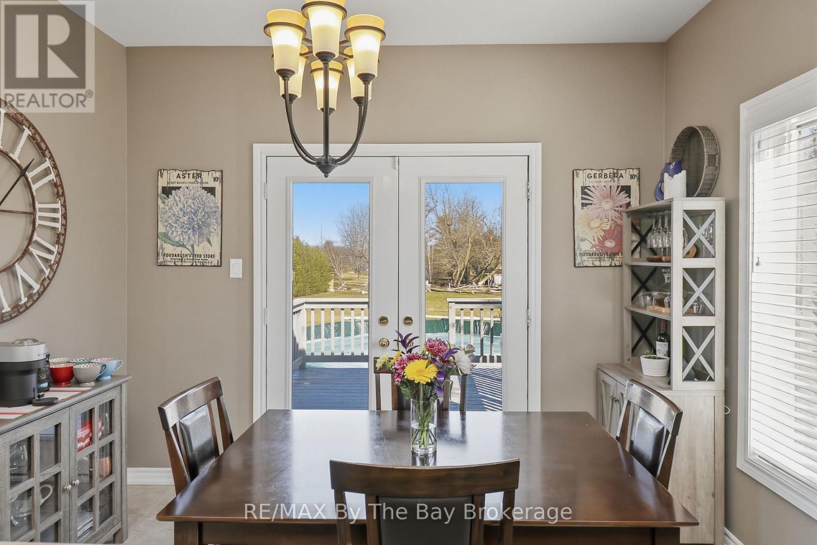 18 Maple Drive, Clearview, Ontario  L9Z 0A7 - Photo 8 - S12994264