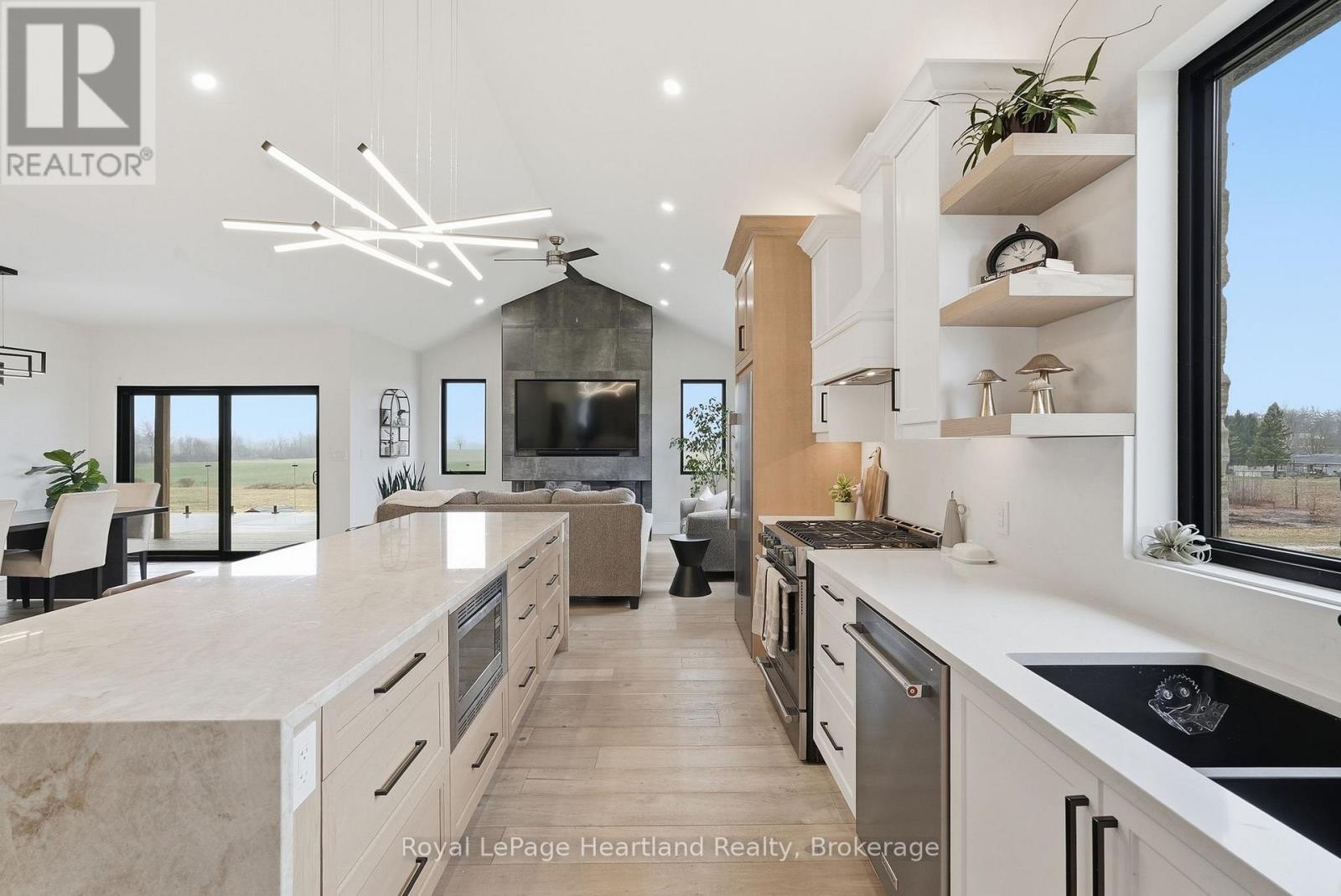 16 Minto Street S, Minto, Ontario  N0G 1M0 - Photo 10 - X12994316