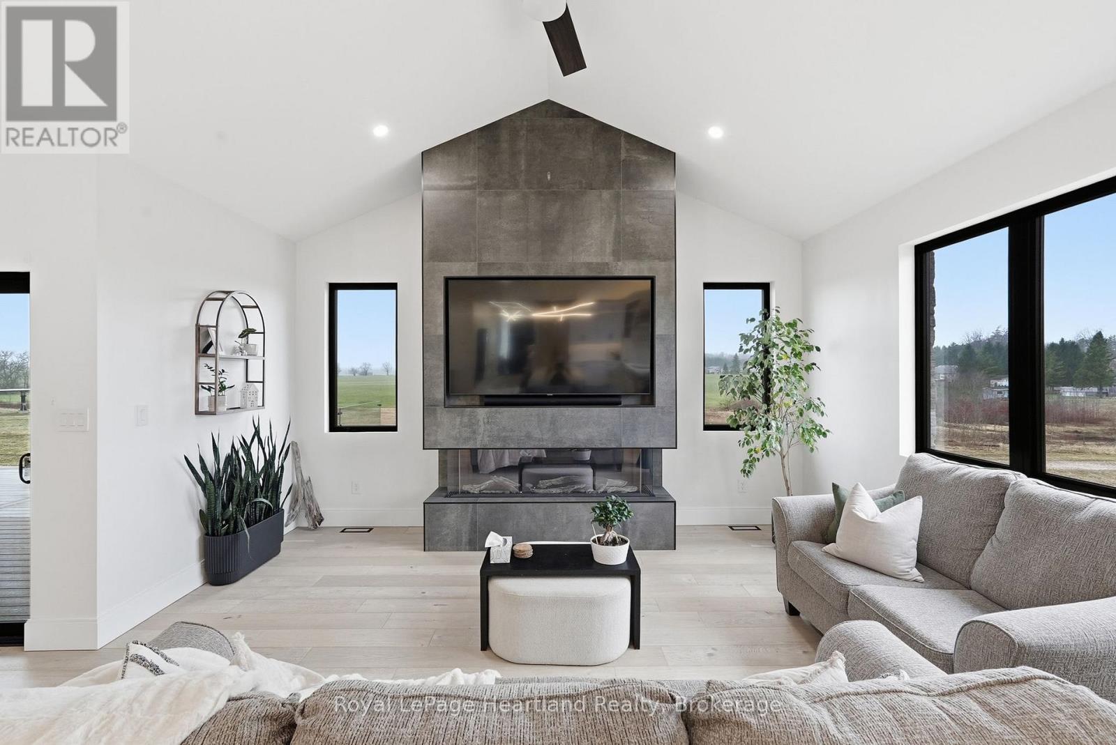 16 Minto Street S, Minto, Ontario  N0G 1M0 - Photo 15 - X12994316