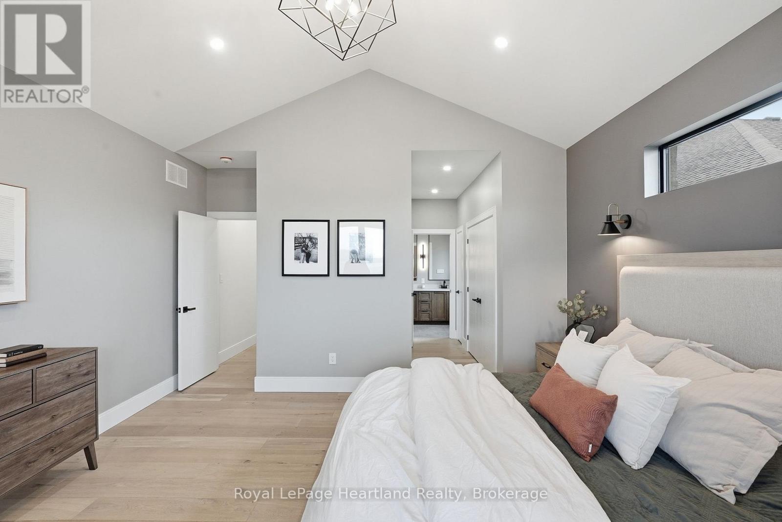 16 Minto Street S, Minto, Ontario  N0G 1M0 - Photo 26 - X12994316