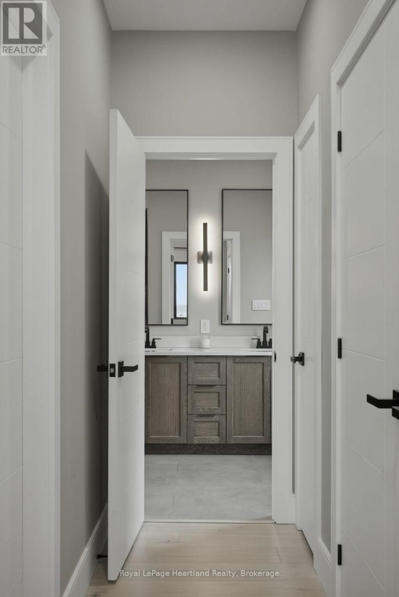 16 Minto Street S, Minto, Ontario  N0G 1M0 - Photo 27 - X12994316