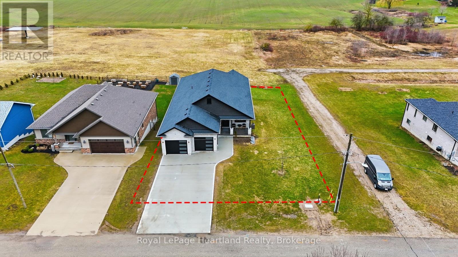 16 Minto Street S, Minto, Ontario  N0G 1M0 - Photo 3 - X12994316