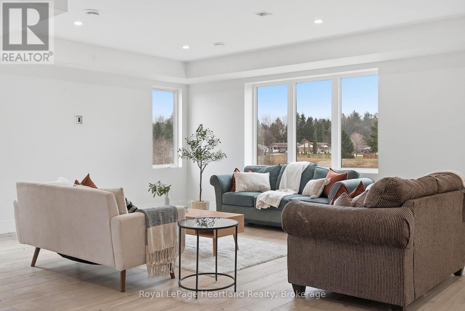 16 Minto Street S, Minto, Ontario  N0G 1M0 - Photo 32 - X12994316