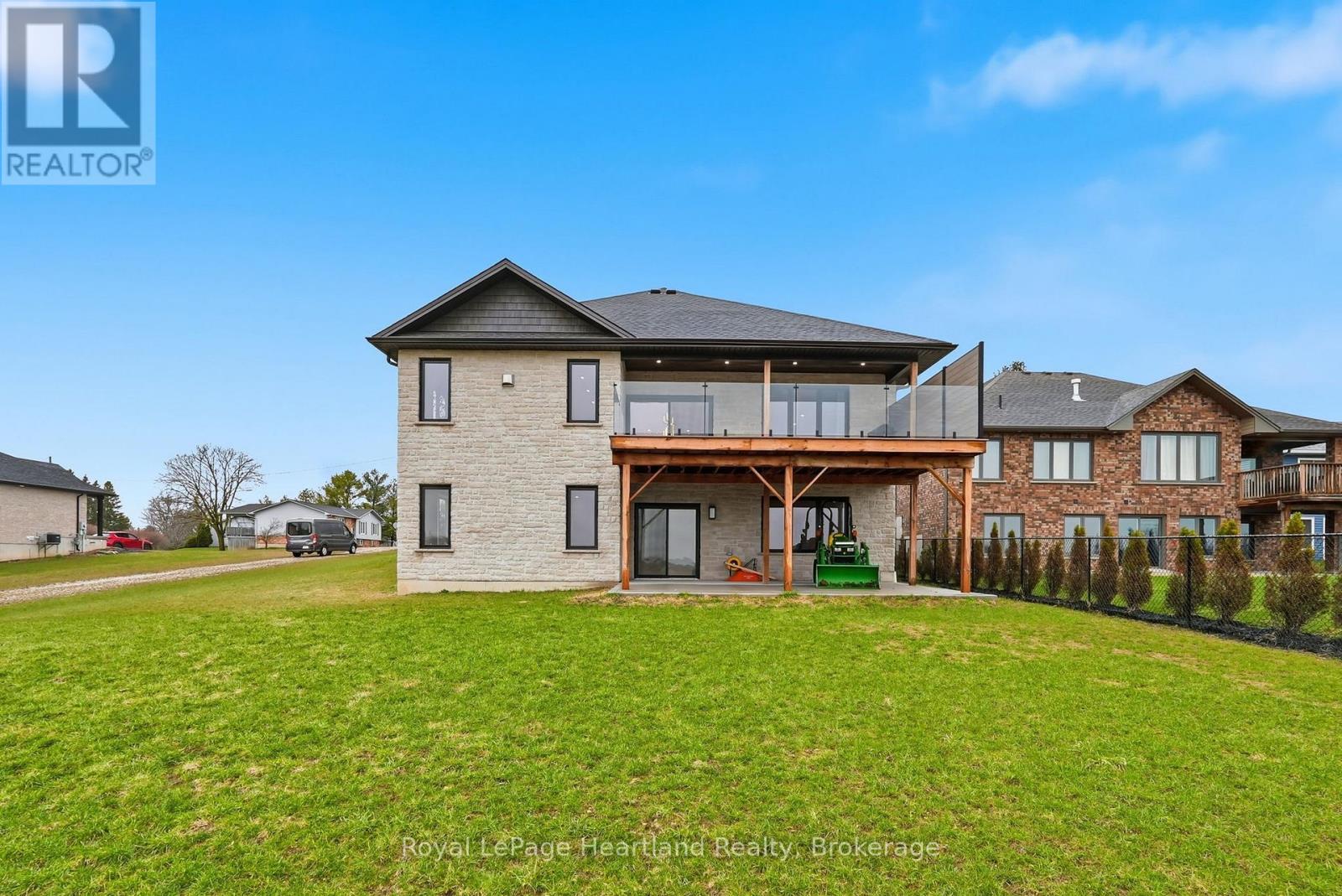 16 Minto Street S, Minto, Ontario  N0G 1M0 - Photo 41 - X12994316