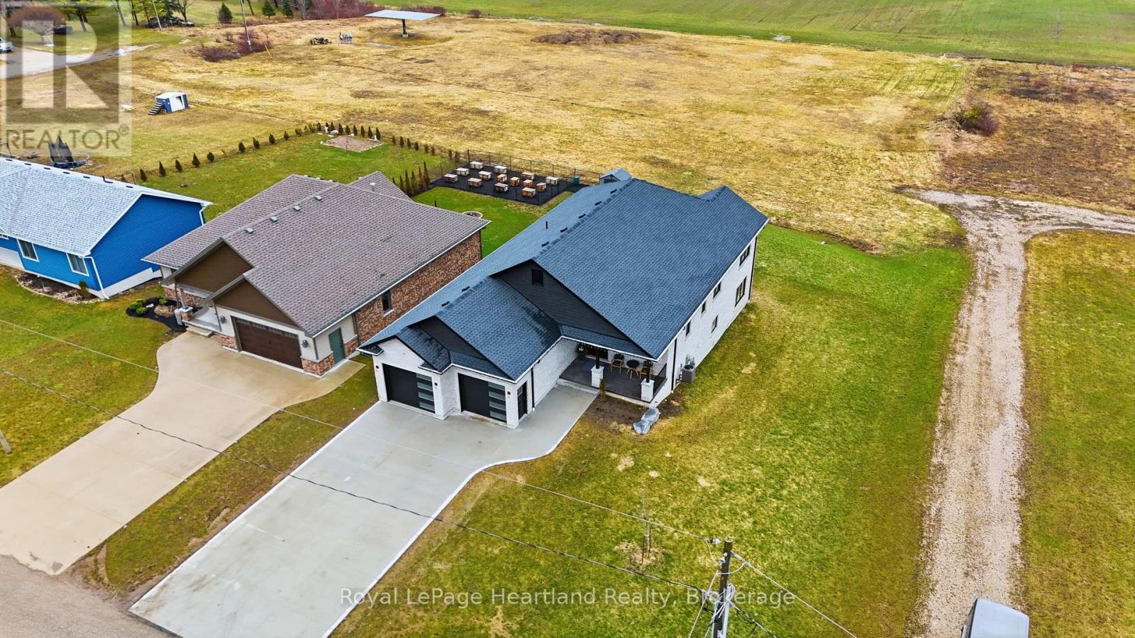 16 Minto Street S, Minto, Ontario  N0G 1M0 - Photo 45 - X12994316