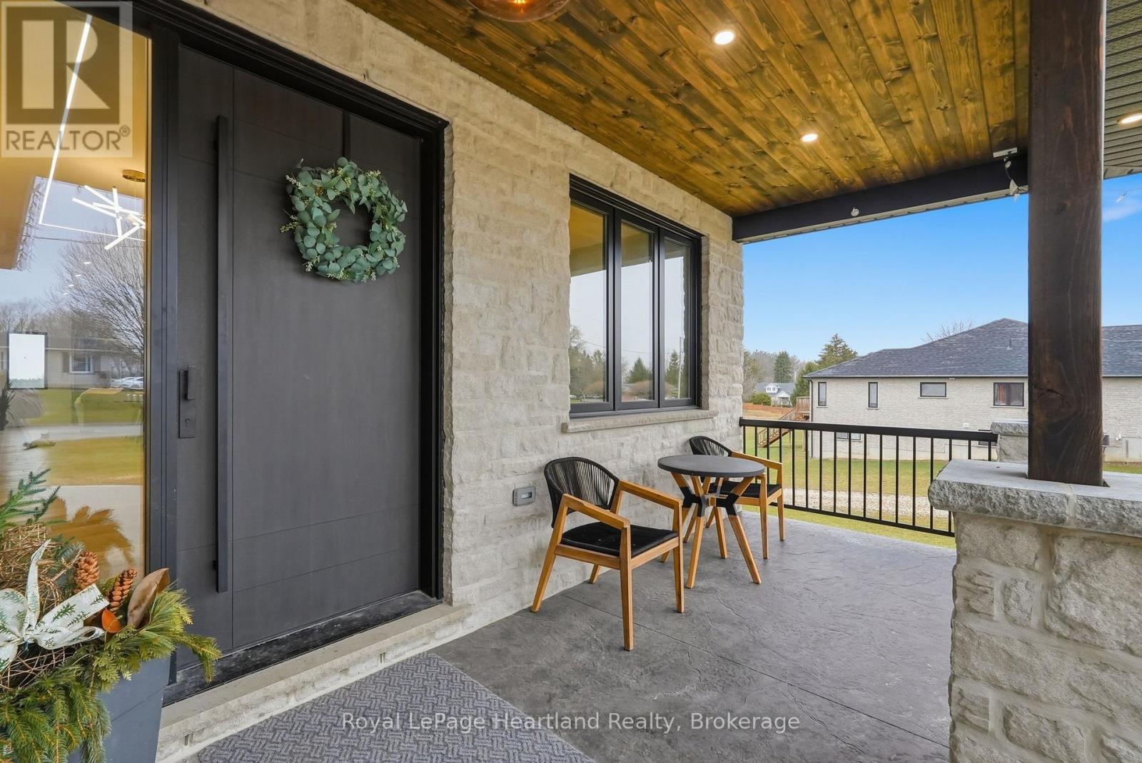 16 Minto Street S, Minto, Ontario  N0G 1M0 - Photo 5 - X12994316