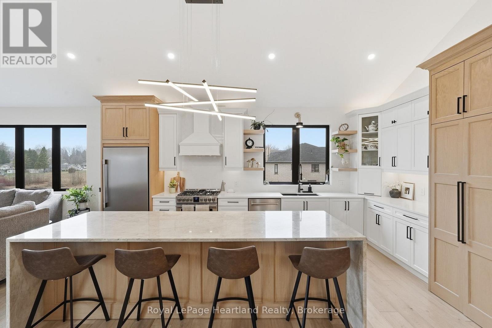 16 Minto Street S, Minto, Ontario  N0G 1M0 - Photo 9 - X12994316