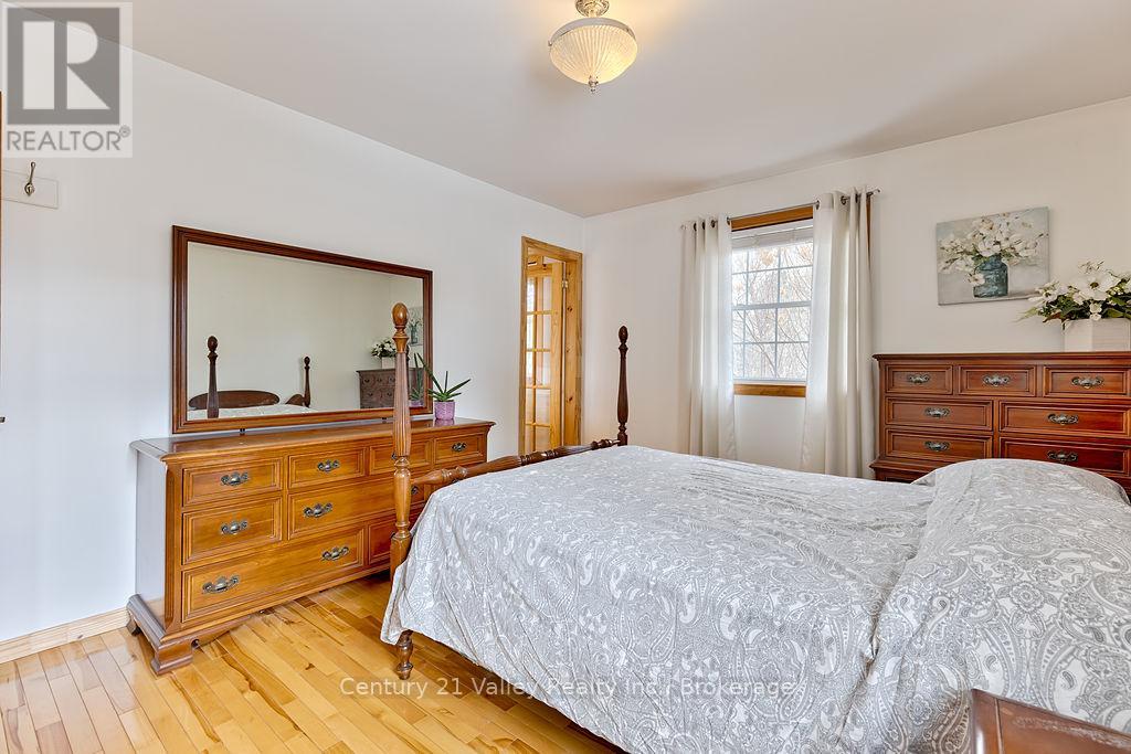 107 Augsburg Road, Bonnechere Valley, Ontario K0J 1T0 - Photo 22 - X12993374