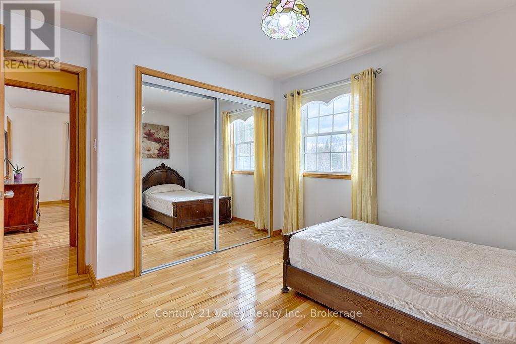 107 Augsburg Road, Bonnechere Valley, Ontario K0J 1T0 - Photo 24 - X12993374