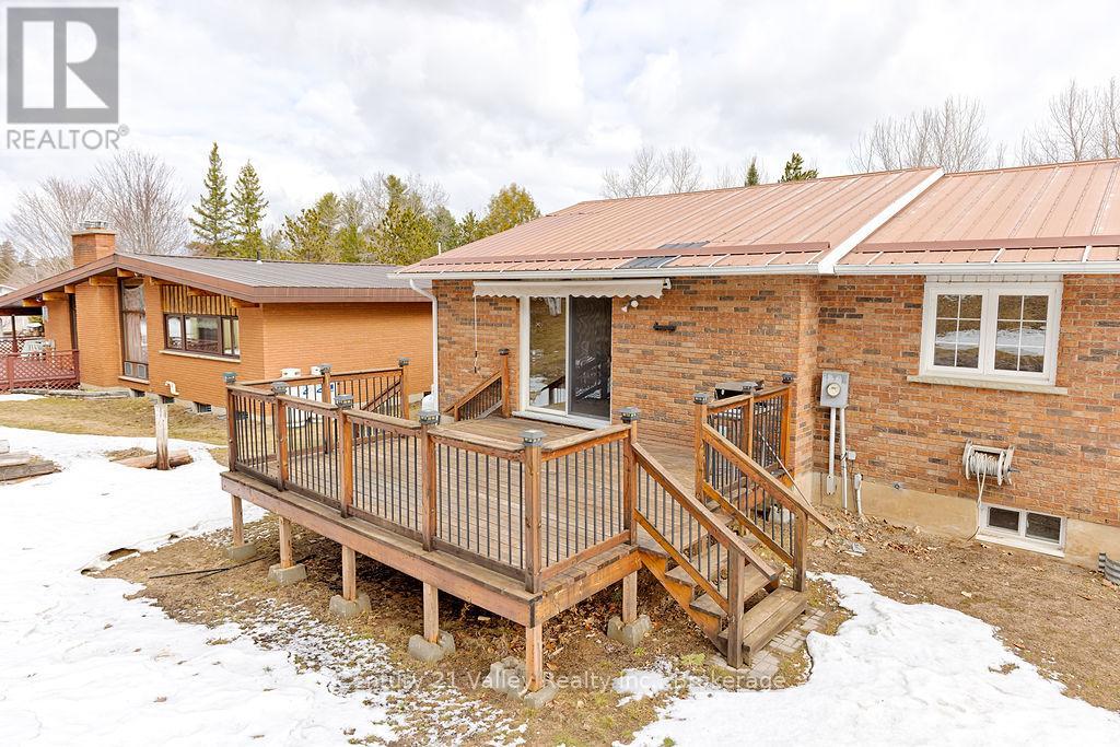 107 Augsburg Road, Bonnechere Valley, Ontario K0J 1T0 - Photo 4 - X12993374