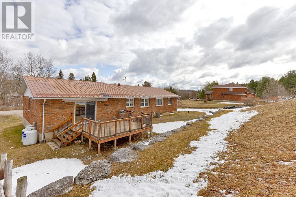 107 Augsburg Road, Bonnechere Valley, Ontario K0J 1T0 - Photo 5 - X12993374