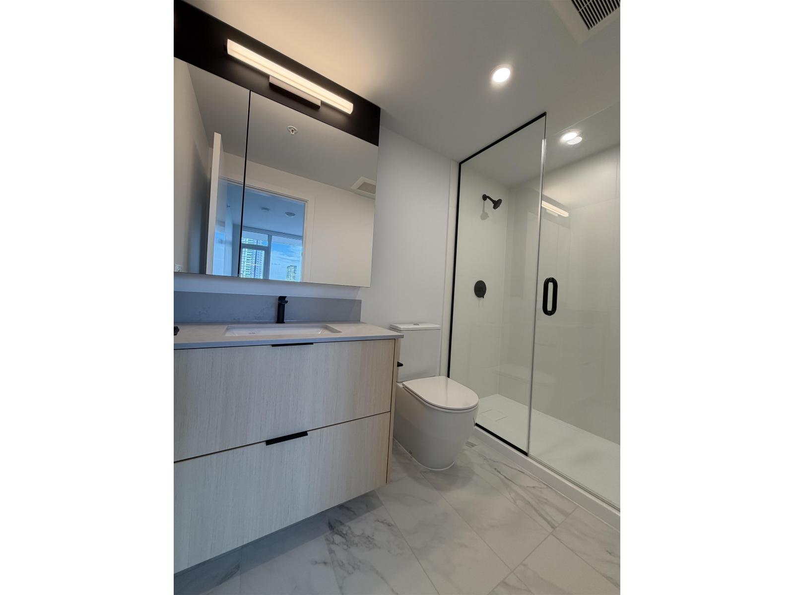 6f 13738 Central Avenue, Surrey, British Columbia V3T 0X5 - Photo 4 - R3111037