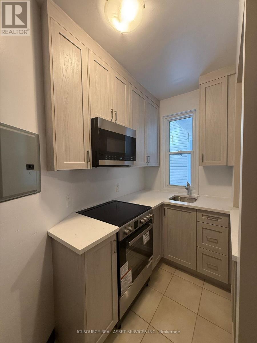 138 Second Avenue, Ottawa, Ontario  K1S 2H5 - Photo 4 - X12964364