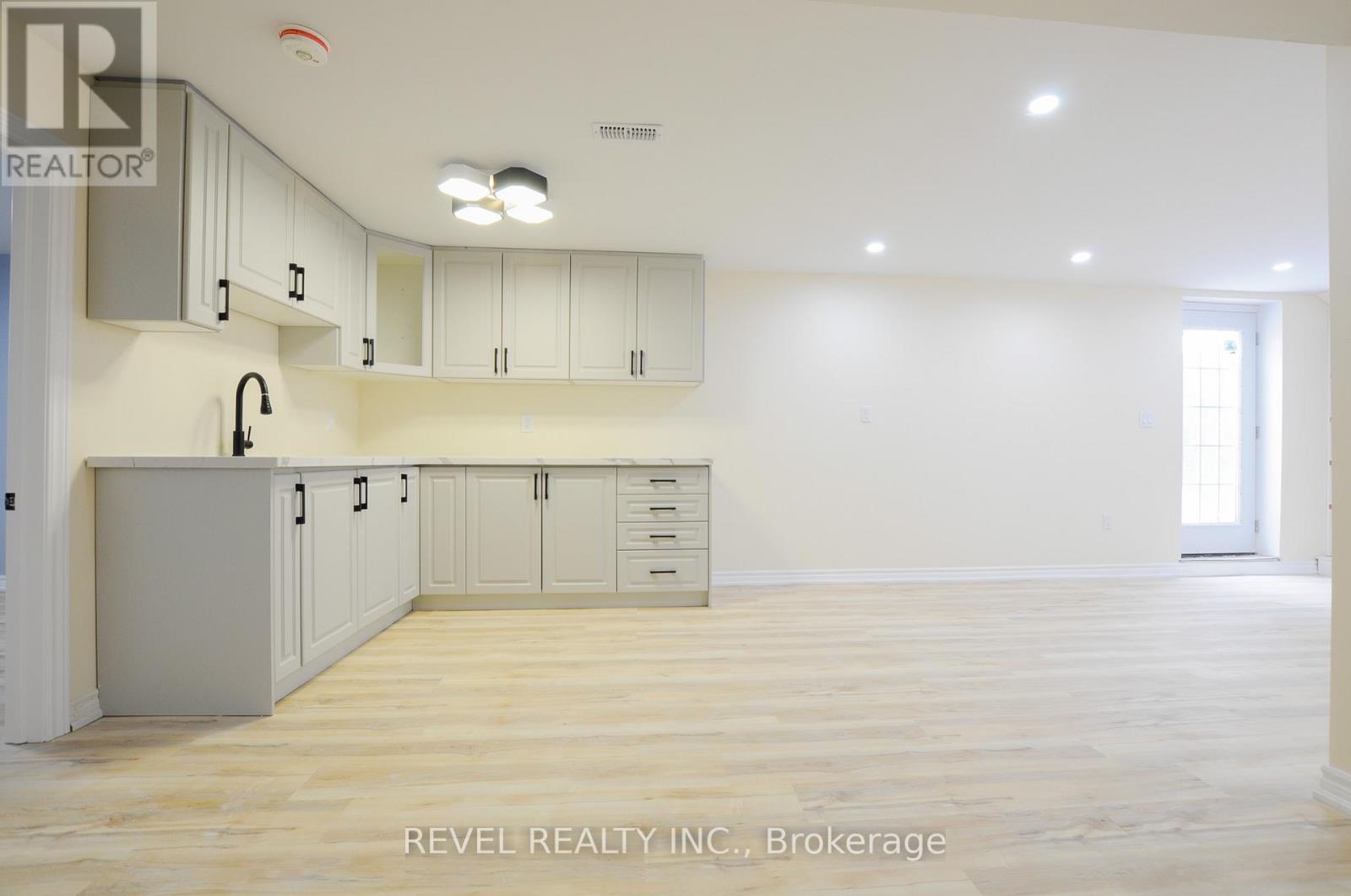 Lower - 412 Olde Village Lane, Shelburne, Ontario  L9V 3A4 - Photo 5 - X12884786