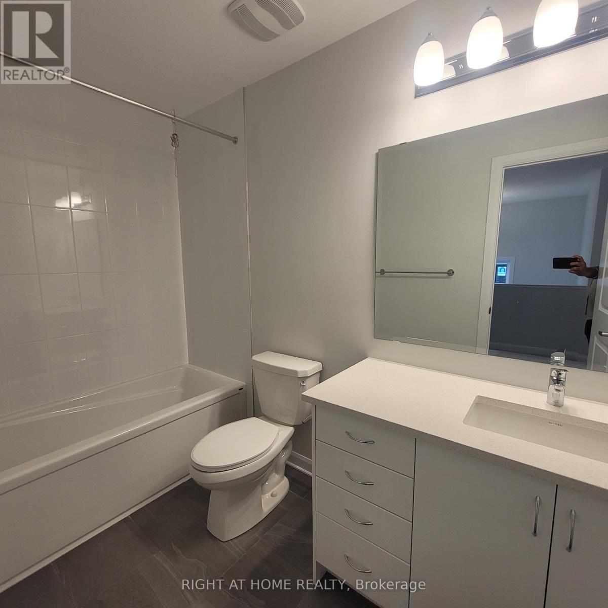 239 Elsie Macgill Walk, Ottawa, Ontario  K2W 0L4 - Photo 17 - X12994270