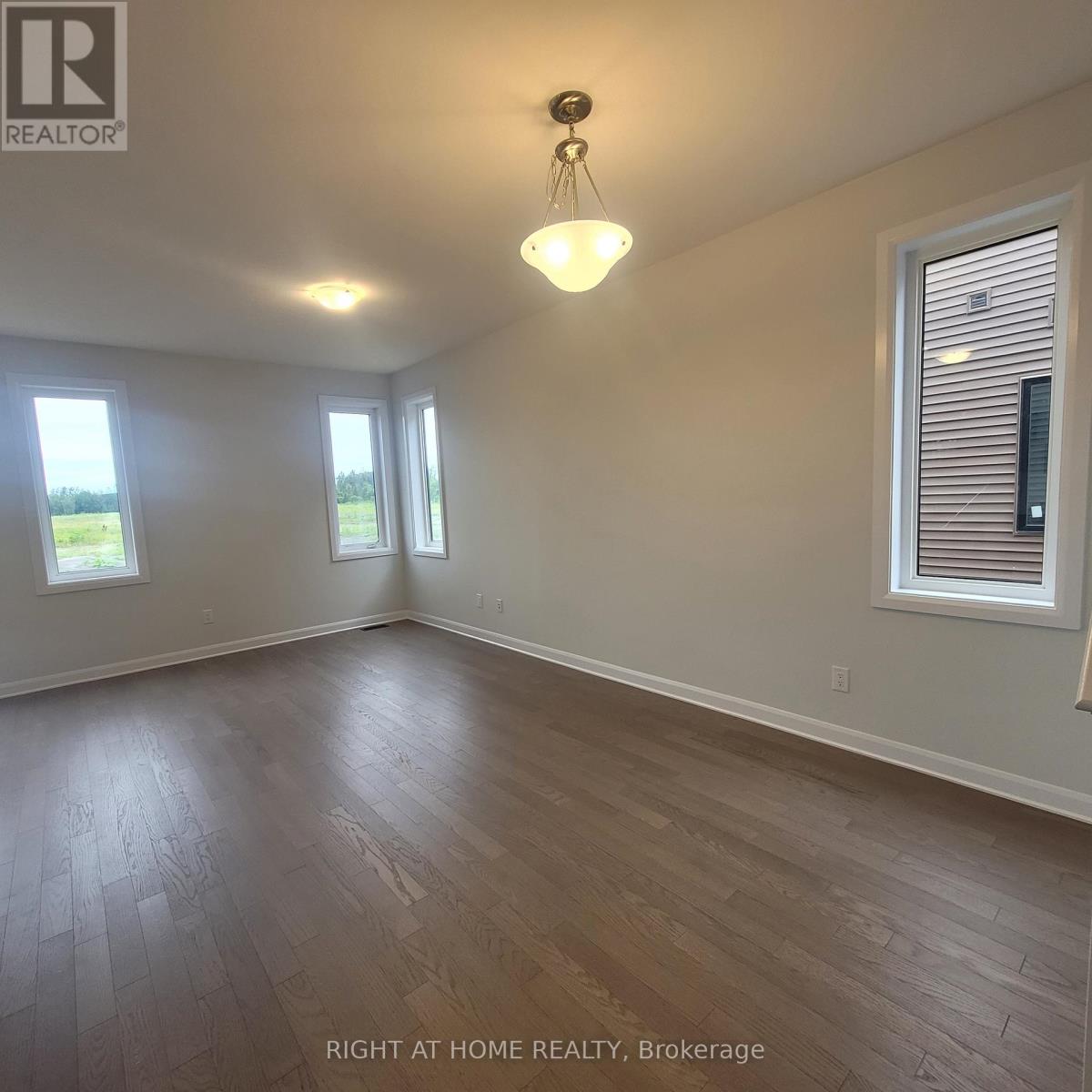 239 Elsie Macgill Walk, Ottawa, Ontario  K2W 0L4 - Photo 4 - X12994270