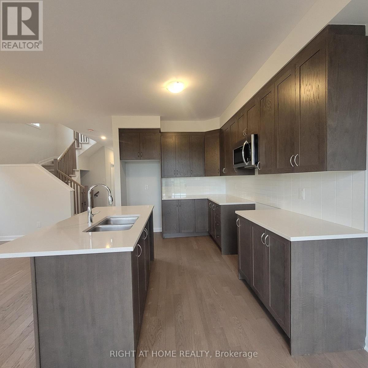 239 Elsie Macgill Walk, Ottawa, Ontario  K2W 0L4 - Photo 5 - X12994270