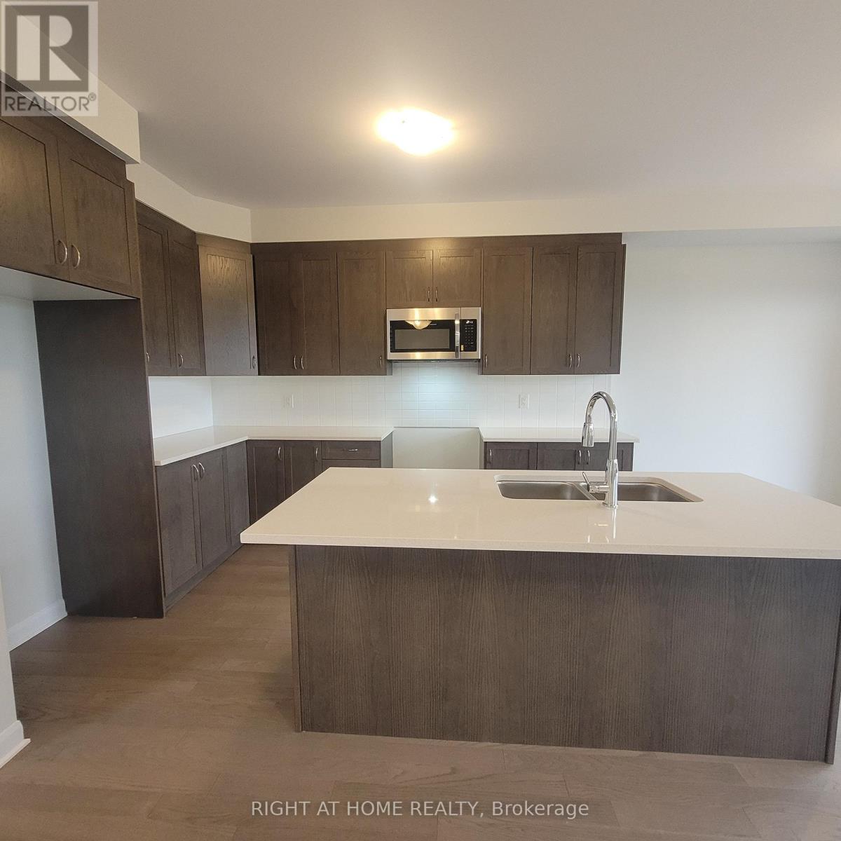 239 Elsie Macgill Walk, Ottawa, Ontario  K2W 0L4 - Photo 7 - X12994270