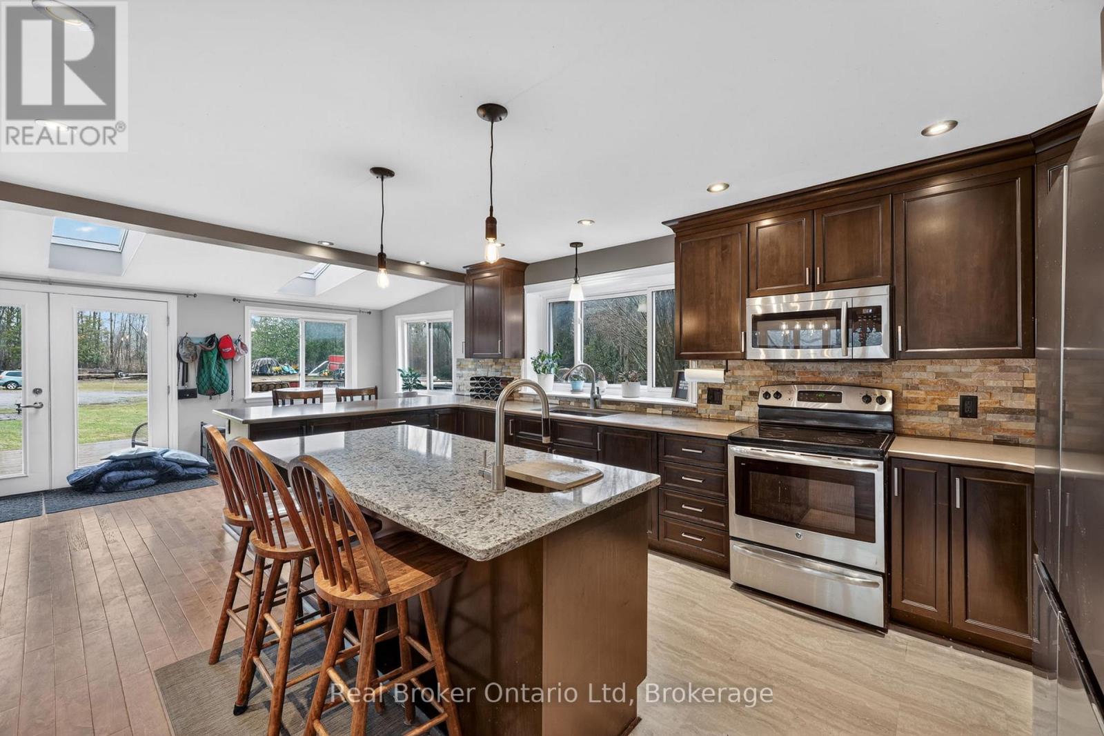 1720 Cameron Street W, Brock, Ontario  L0E 1E0 - Photo 12 - N12994342