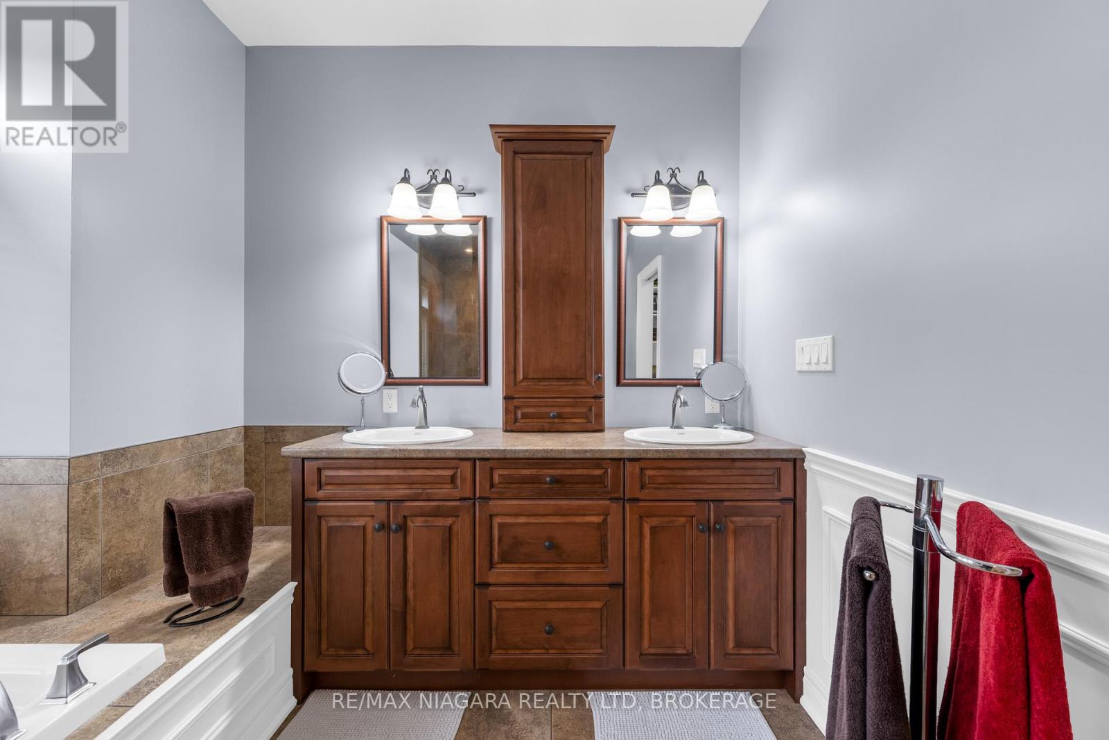 27 Martha Court, Pelham, Ontario L0S 1C0 - Photo 17 - X12994274