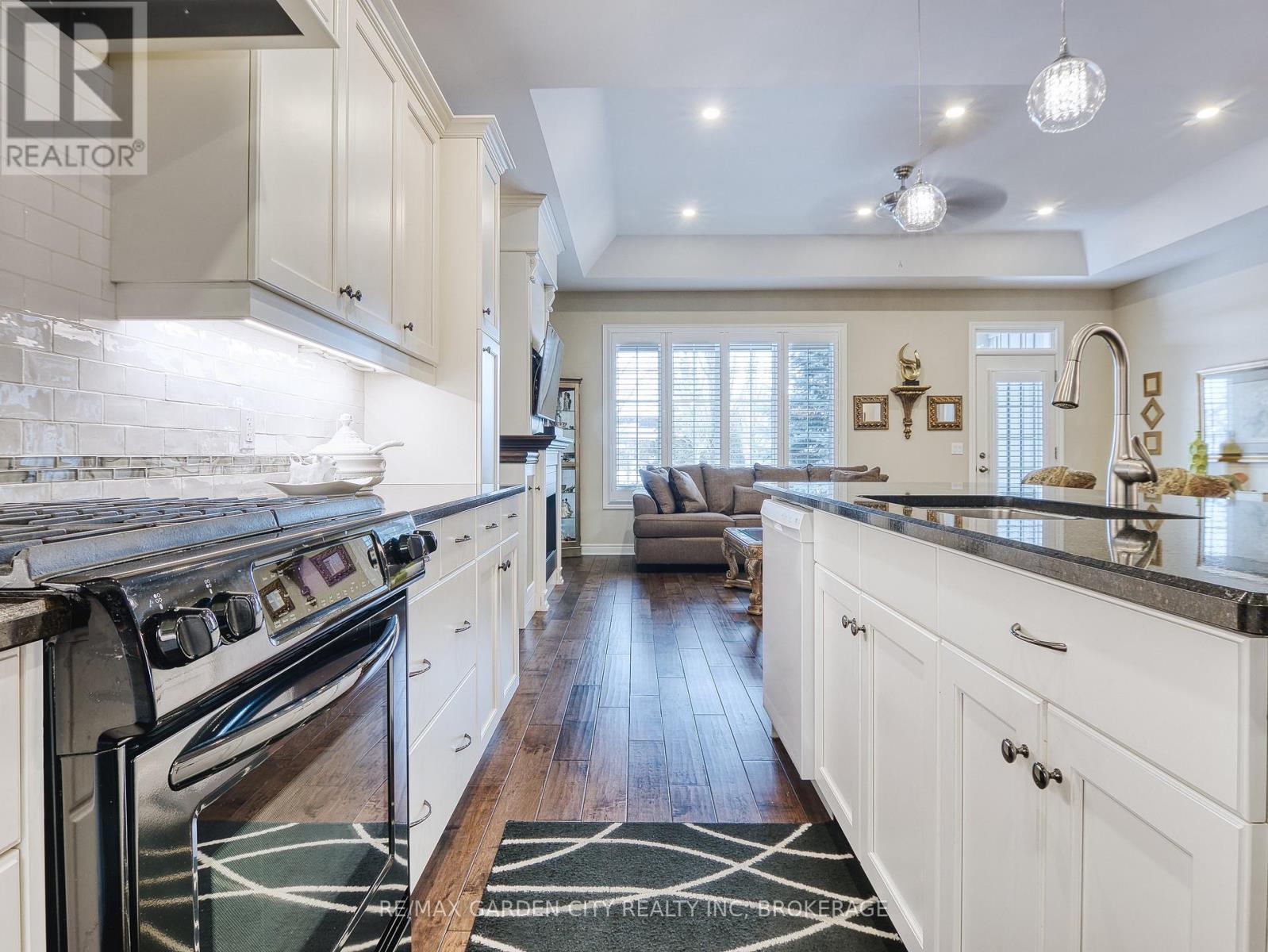 15 - 215 Vansickle Road, St. Catharines, Ontario  L2S 0E3 - Photo 11 - X12994328