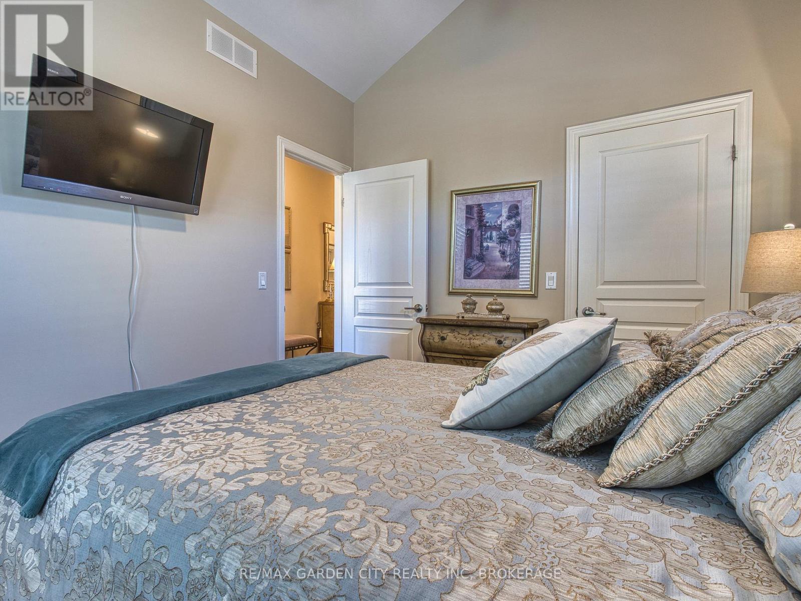 15 - 215 Vansickle Road, St. Catharines, Ontario  L2S 0E3 - Photo 6 - X12994328