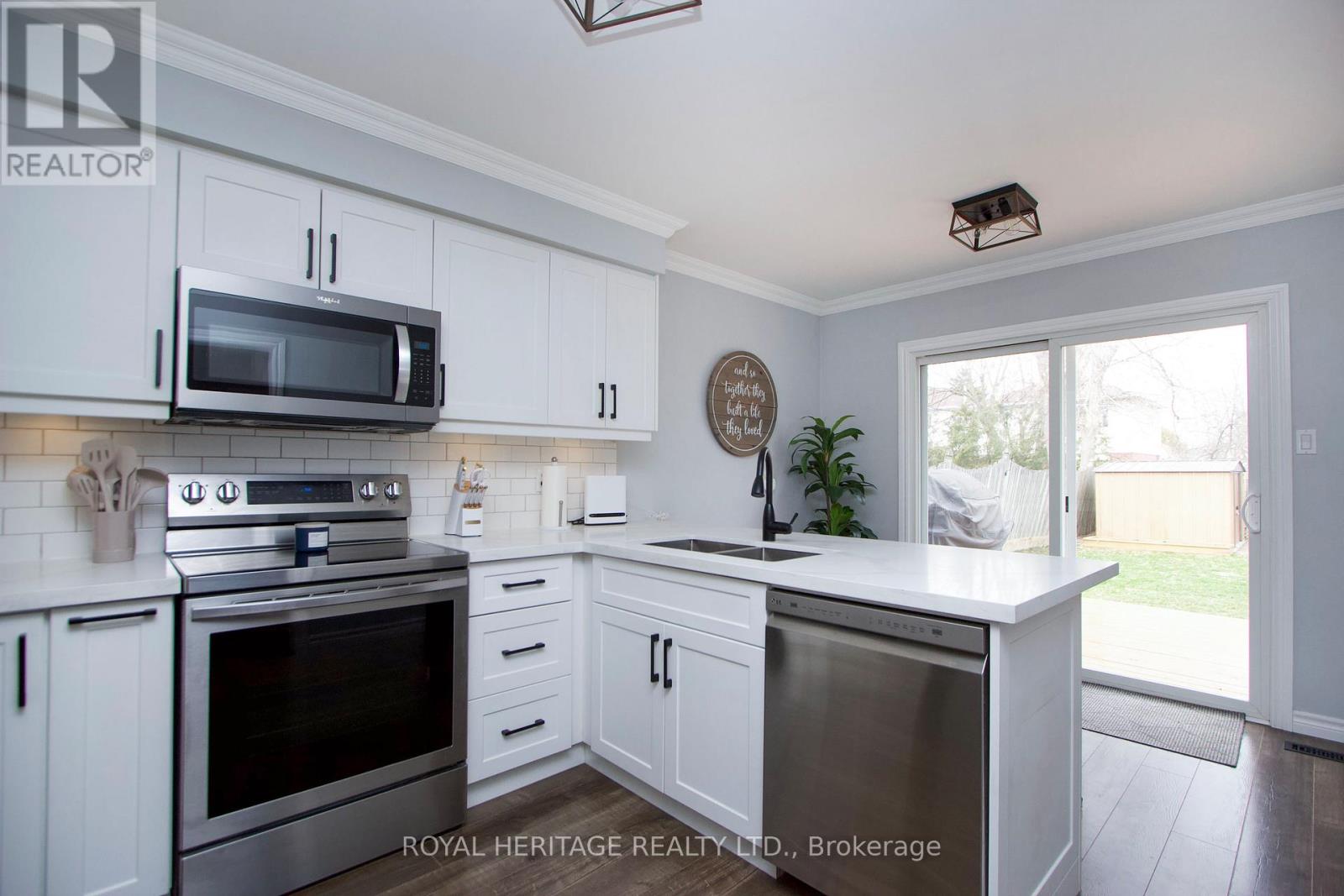 11 Glanville Crescent, Clarington, Ontario  L1C 4L6 - Photo 12 - E12981472