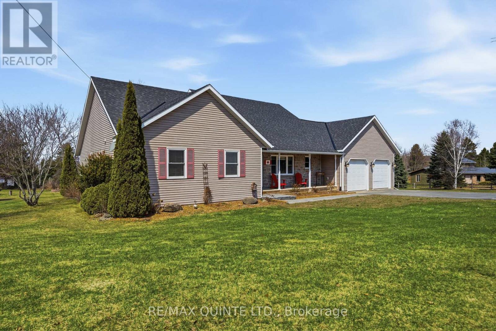 19 St Andrews Lane Drive, Rideau Lakes, Ontario  K0G 1X0 - Photo 2 - X12994326