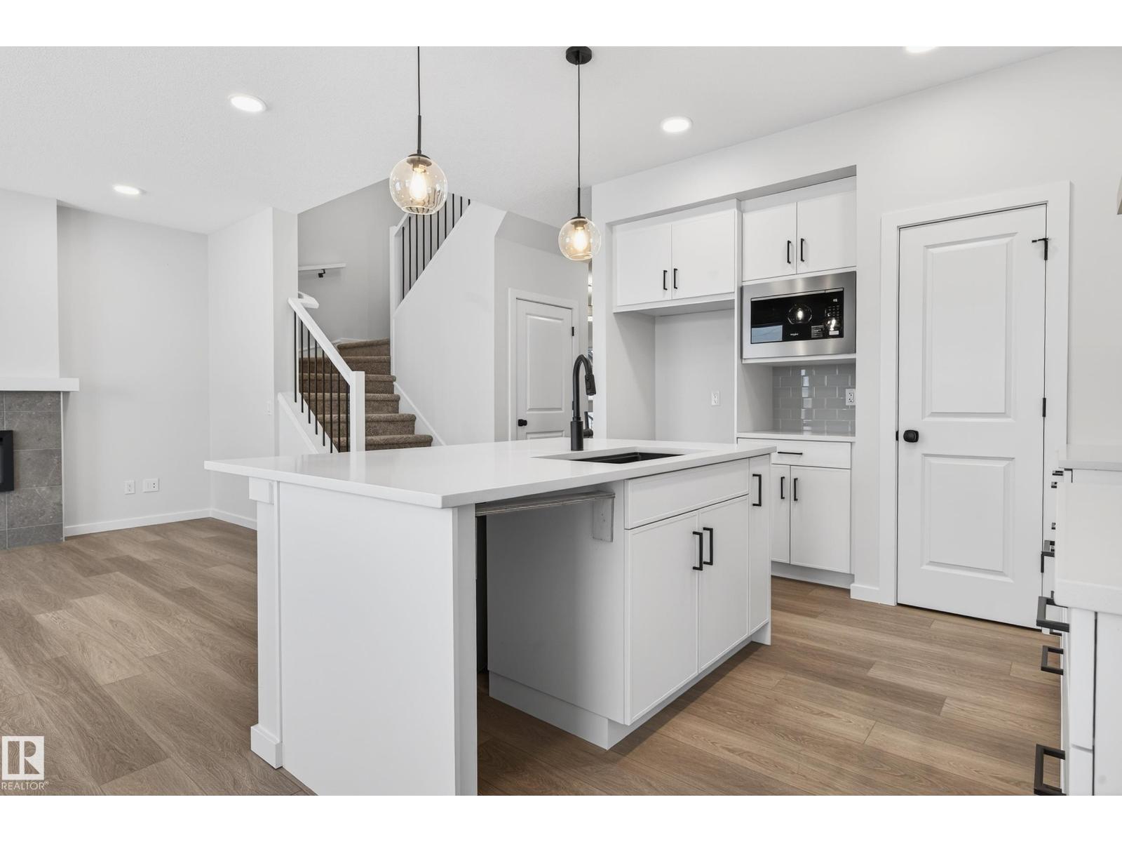 17427 3 St Nw, Edmonton, Alberta  T5Y 4G7 - Photo 4 - E4468658