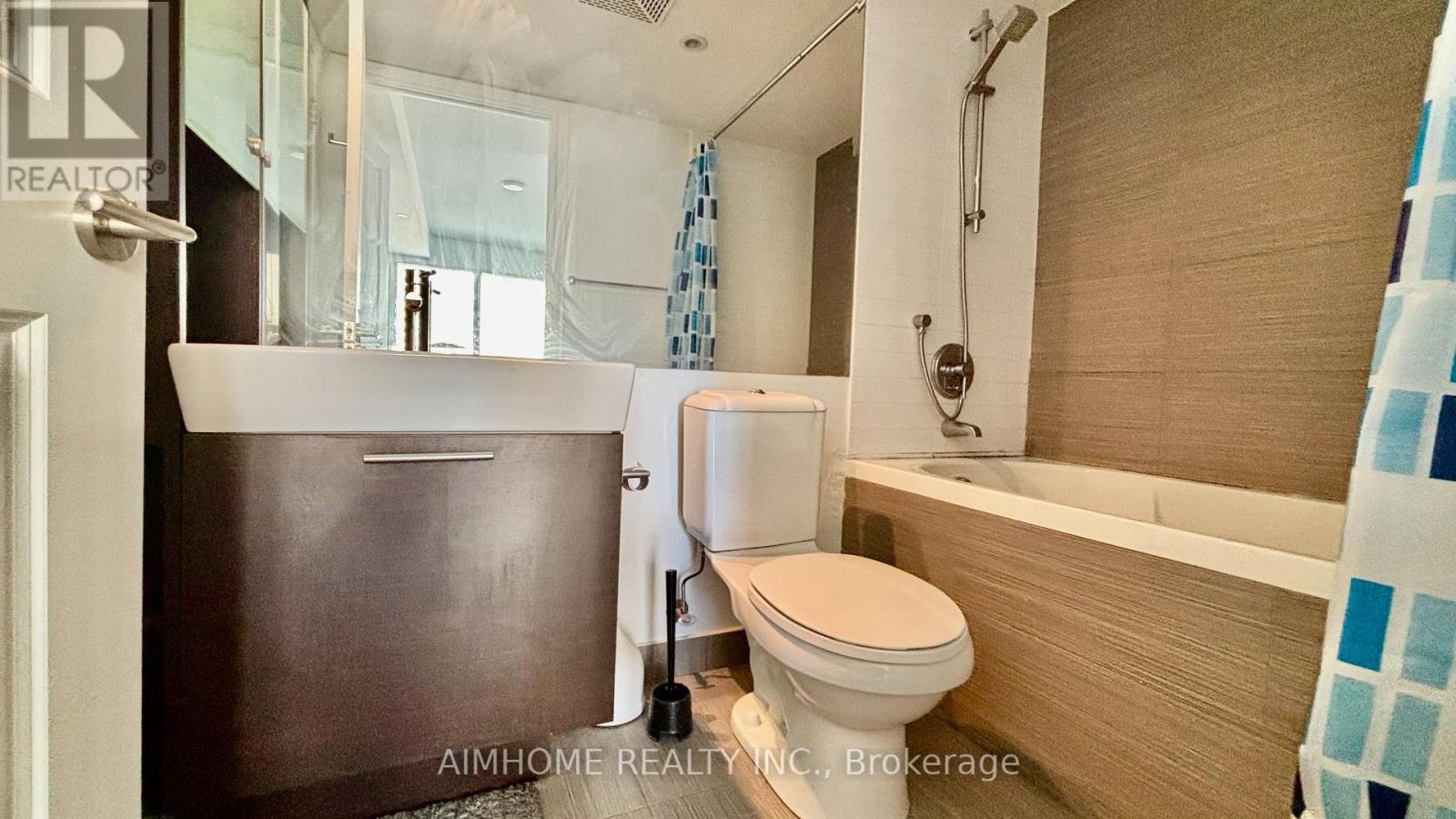 1405 - 386 Yonge Street, Toronto, Ontario  M5B 0A5 - Photo 14 - C12994212