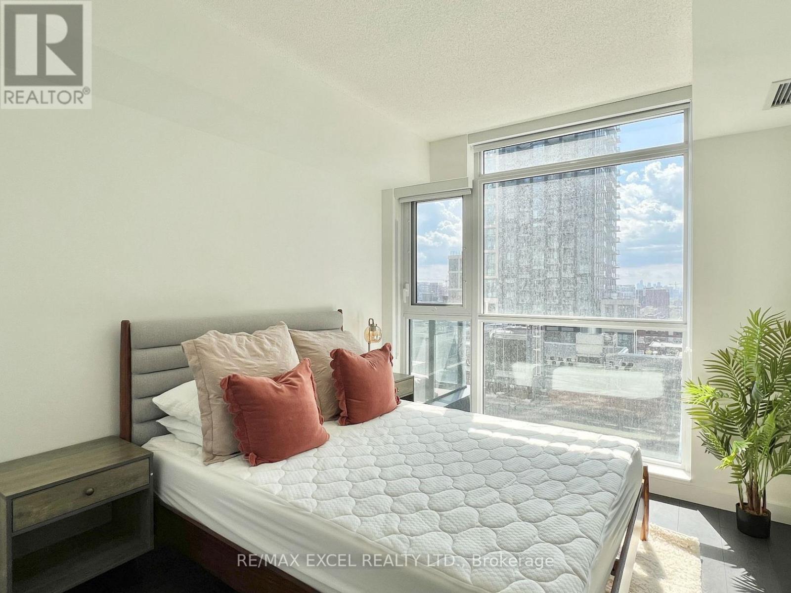 1811 - 38 Widmer Street, Toronto, Ontario  M5V 0P7 - Photo 15 - C12994216