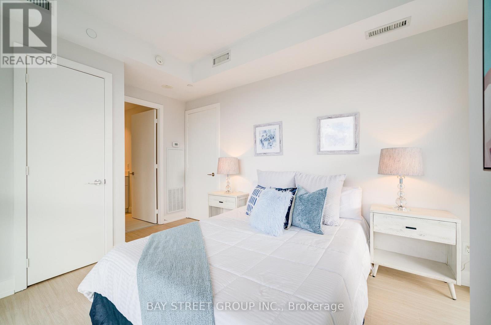 3211 - 7 Grenville Street, Toronto, Ontario  M4Y 0E9 - Photo 13 - C12994238