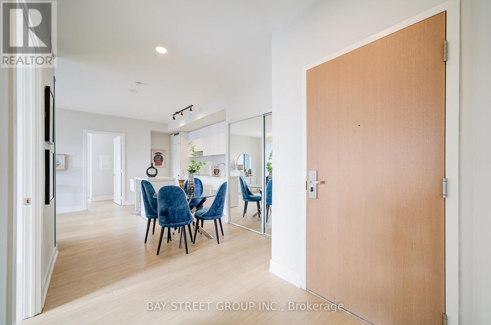 3211 - 7 Grenville Street, Toronto, Ontario  M4Y 0E9 - Photo 4 - C12994238