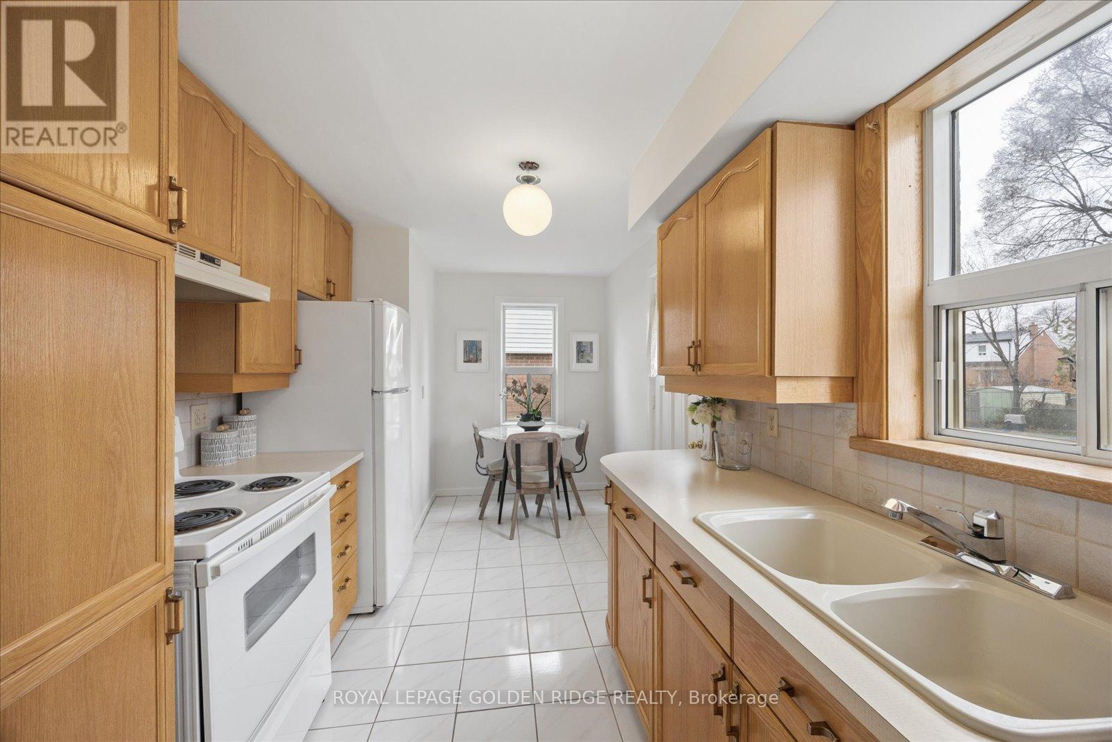 10 Eastgate Crescent, Toronto, Ontario  M1L 1W9 - Photo 7 - E12994268