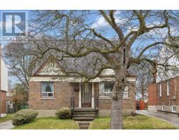10 EASTGATE CRESCENT, Toronto, Ontario