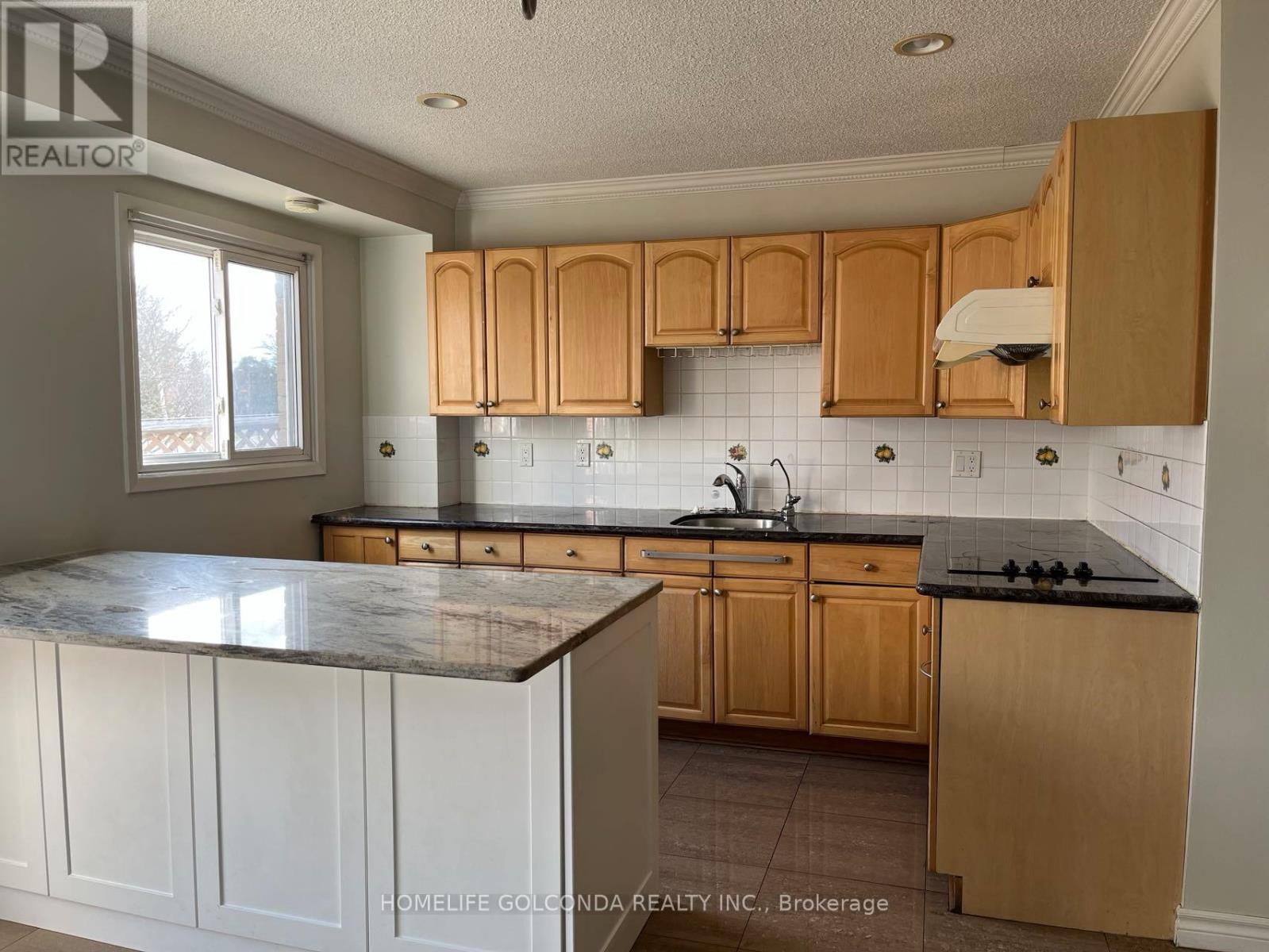 85 Penmarric Place, Toronto, Ontario  M1V 4E3 - Photo 3 - E12994348