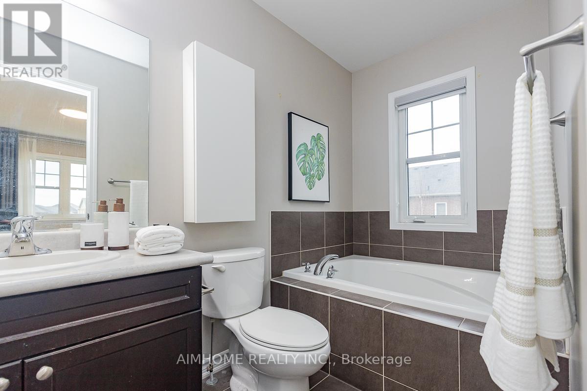 246 Thomas Phillips Drive, Aurora, Ontario L4G 0T6 - Photo 35 - N12994246