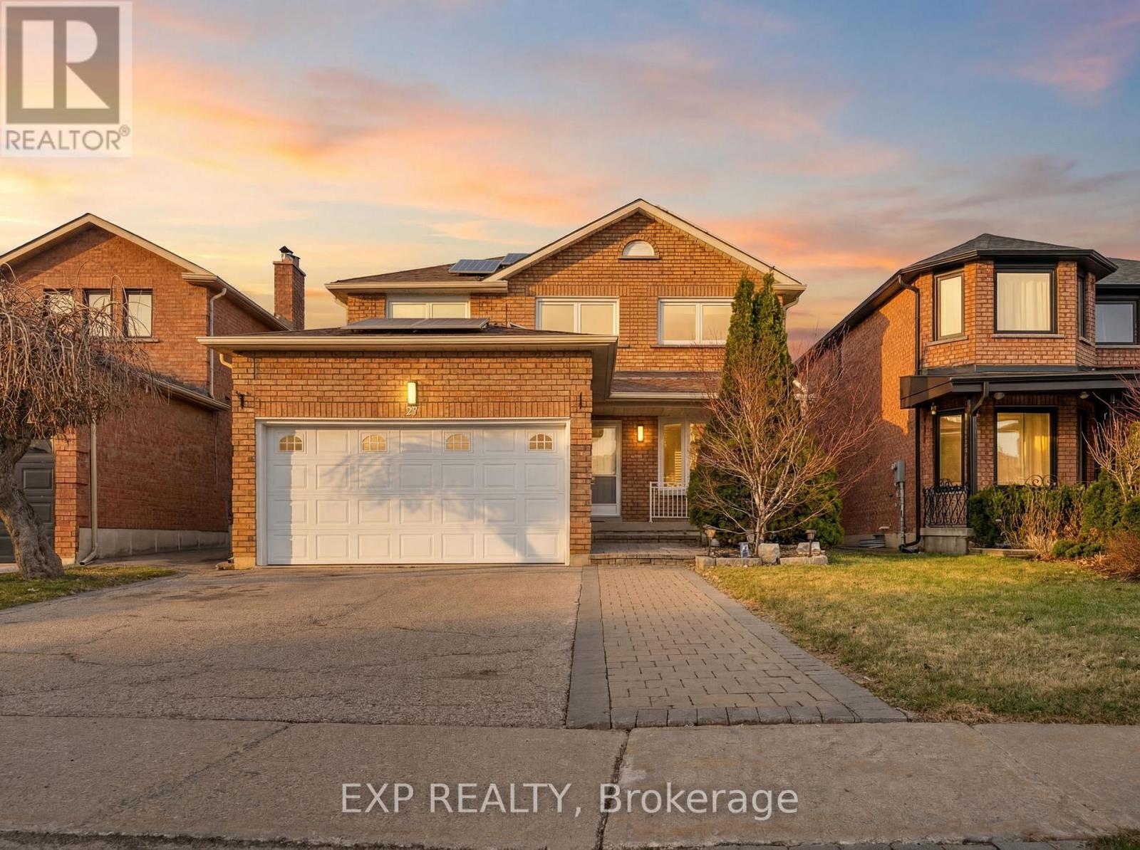 27 VIA NOVA DRIVE, Vaughan, Ontario
