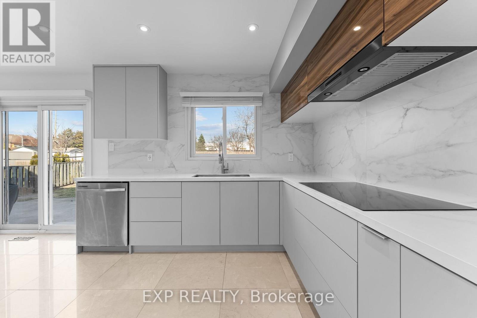 27 Via Nova Drive, Vaughan, Ontario L4L 7P9 - Photo 11 - N12994250