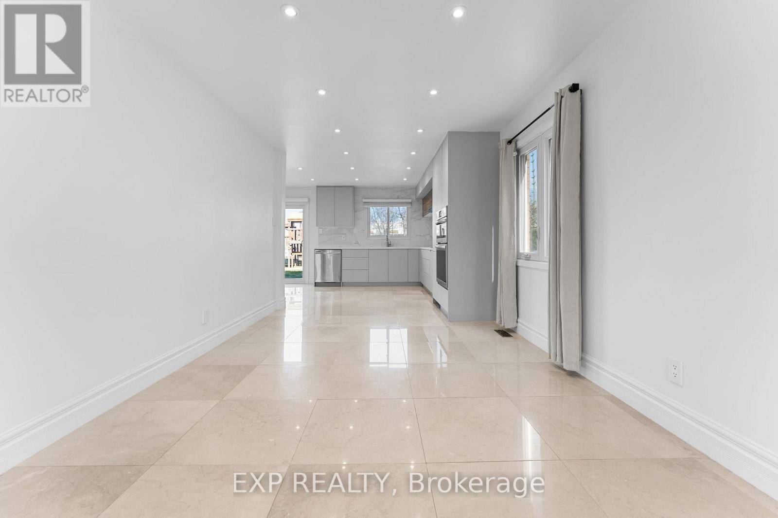 27 Via Nova Drive, Vaughan, Ontario L4L 7P9 - Photo 7 - N12994250