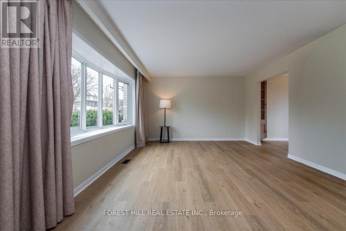 10 Peacock Lane, Barrie (Allandale Heights), Ontario  L4N 3R5 - Photo 6 - S12994276