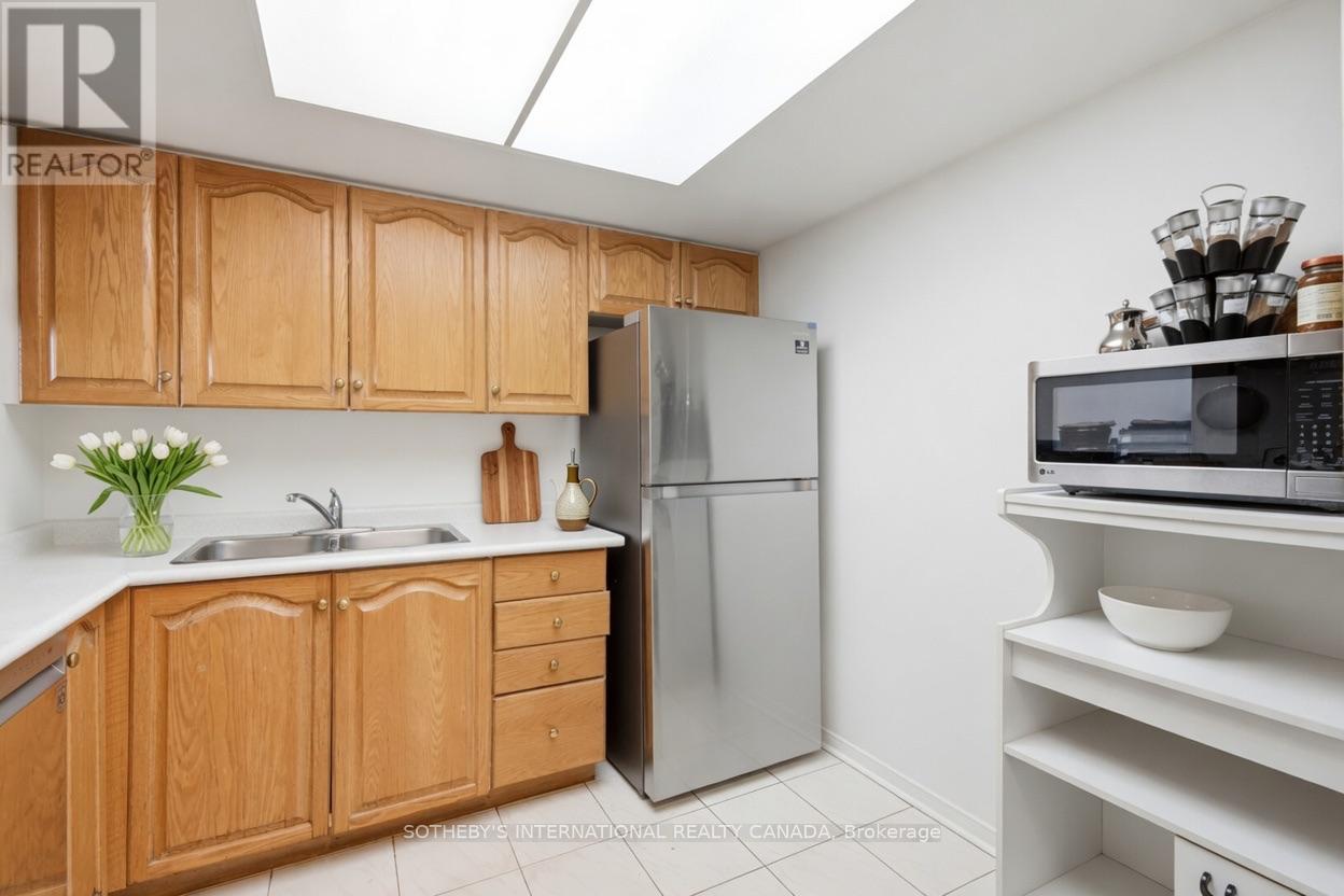 1703 - 75 King Street E, Mississauga, Ontario  L5A 4G5 - Photo 13 - W12994208